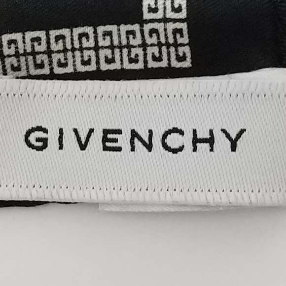 GIVENCHY Scarves - Picture 5 of 6